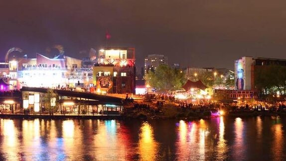 Holzmarkt 25 vom anderen Ufer